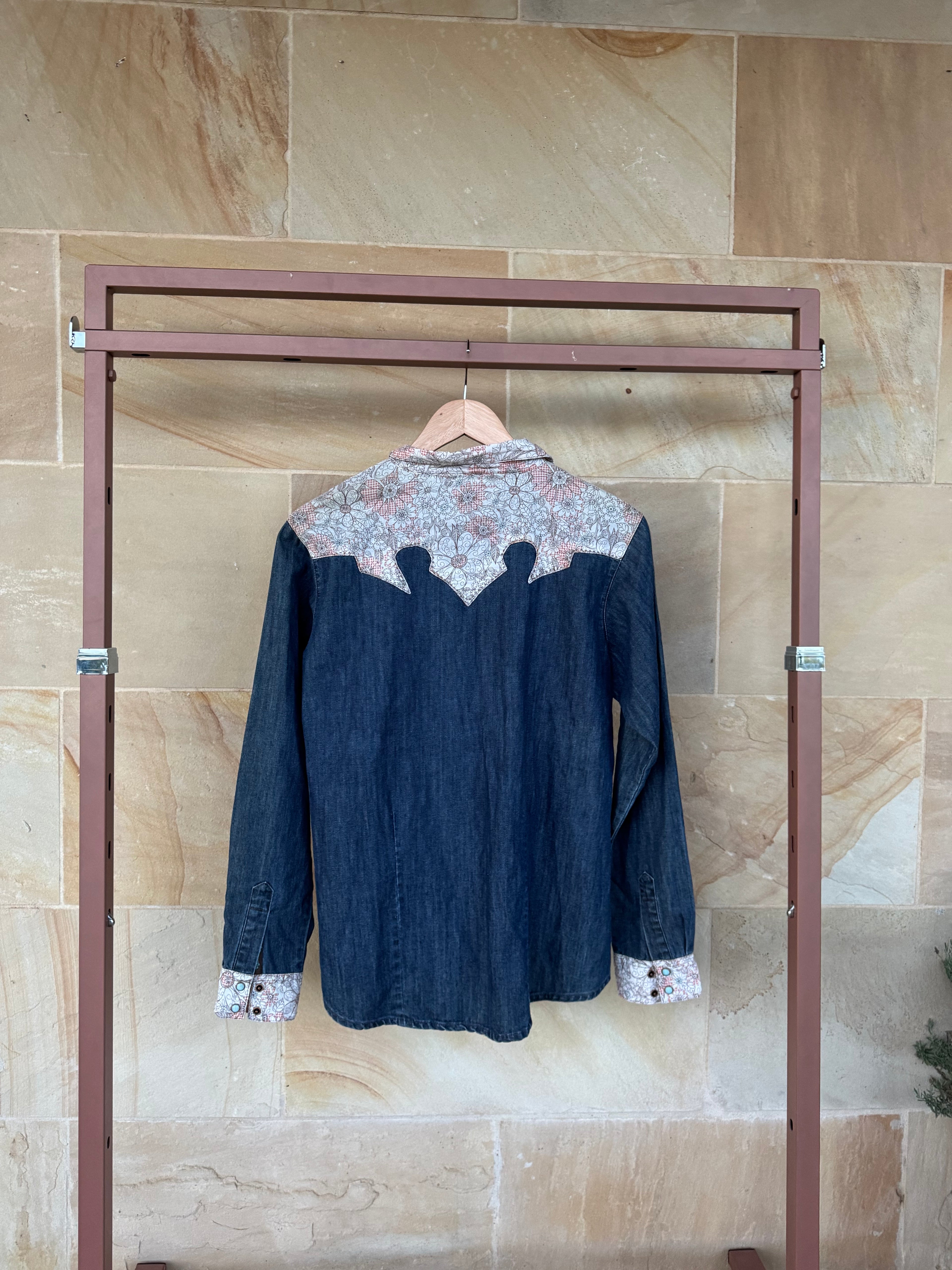 WRANGLER PEARL SNAP SHIRT L