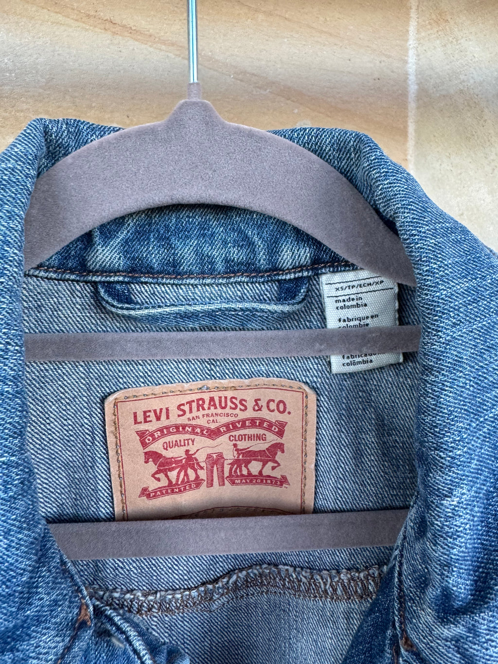 LEVI’S DENIM JACKET XS