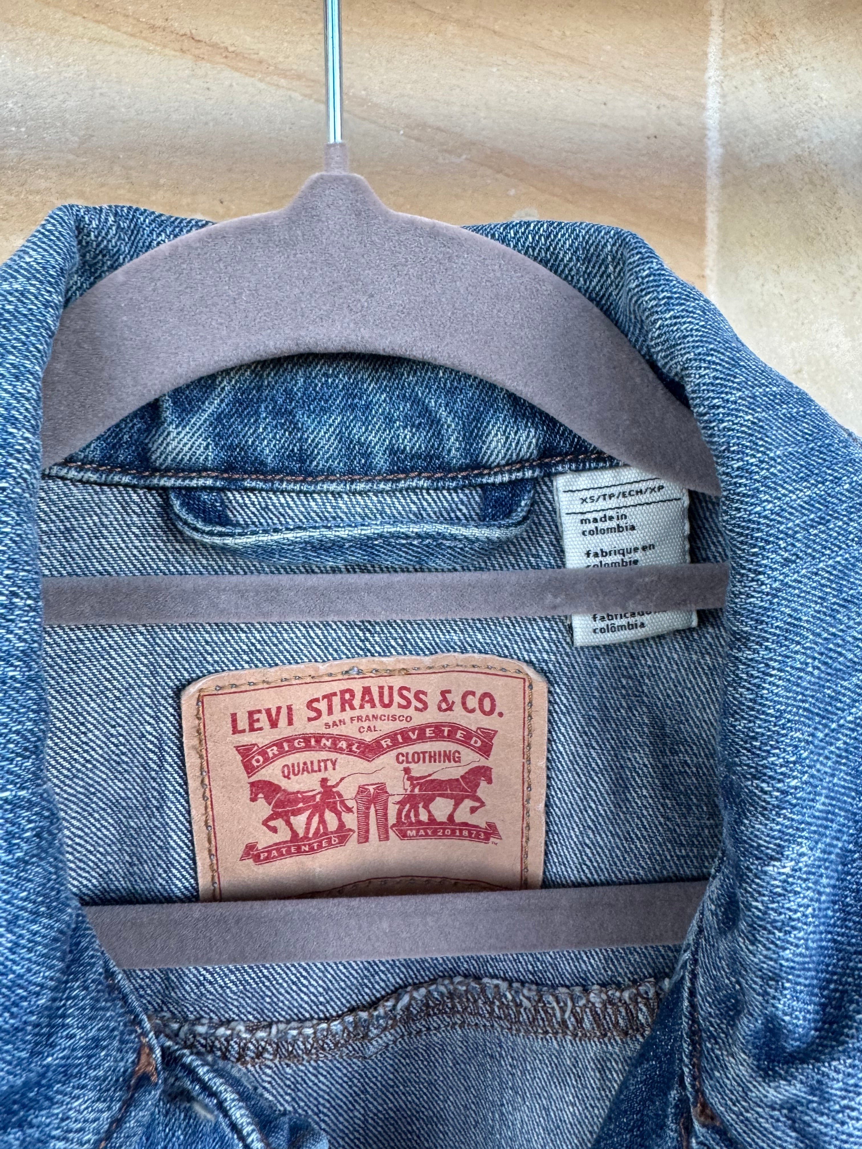 LEVI’S DENIM JACKET XS