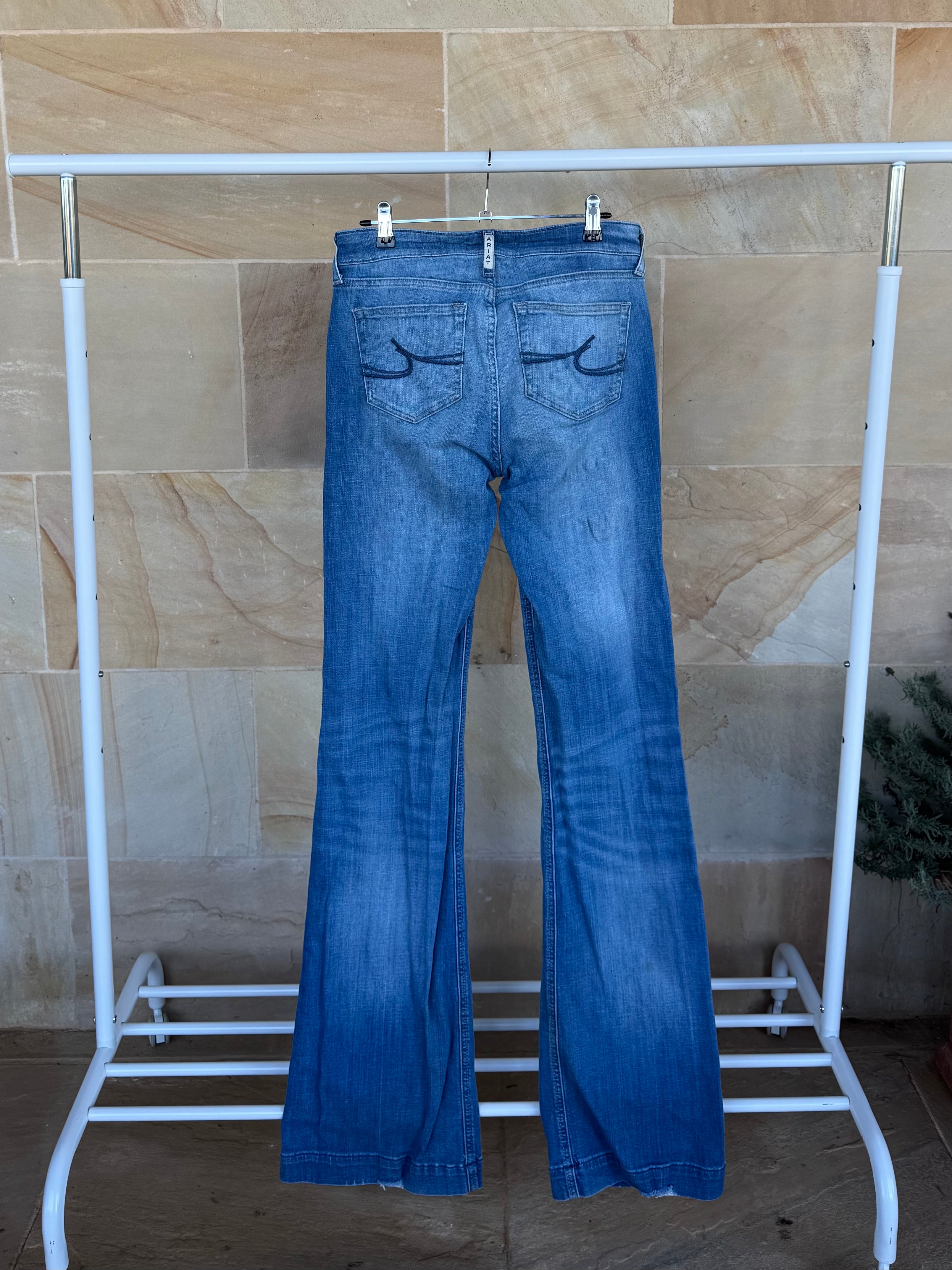ARIAT JEANS BNWOT 28XL