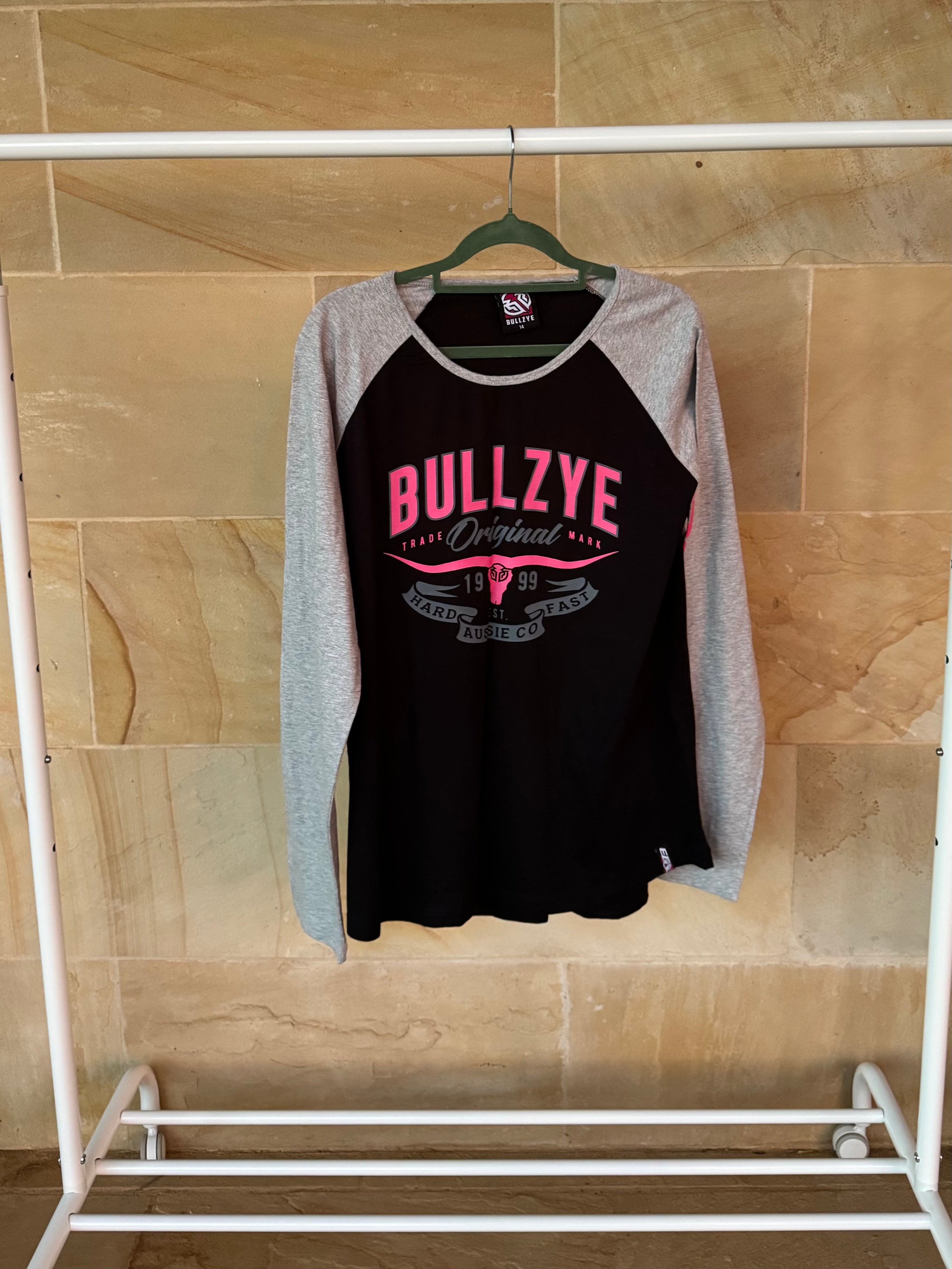 BULLZYE LONG SLEEVE 14