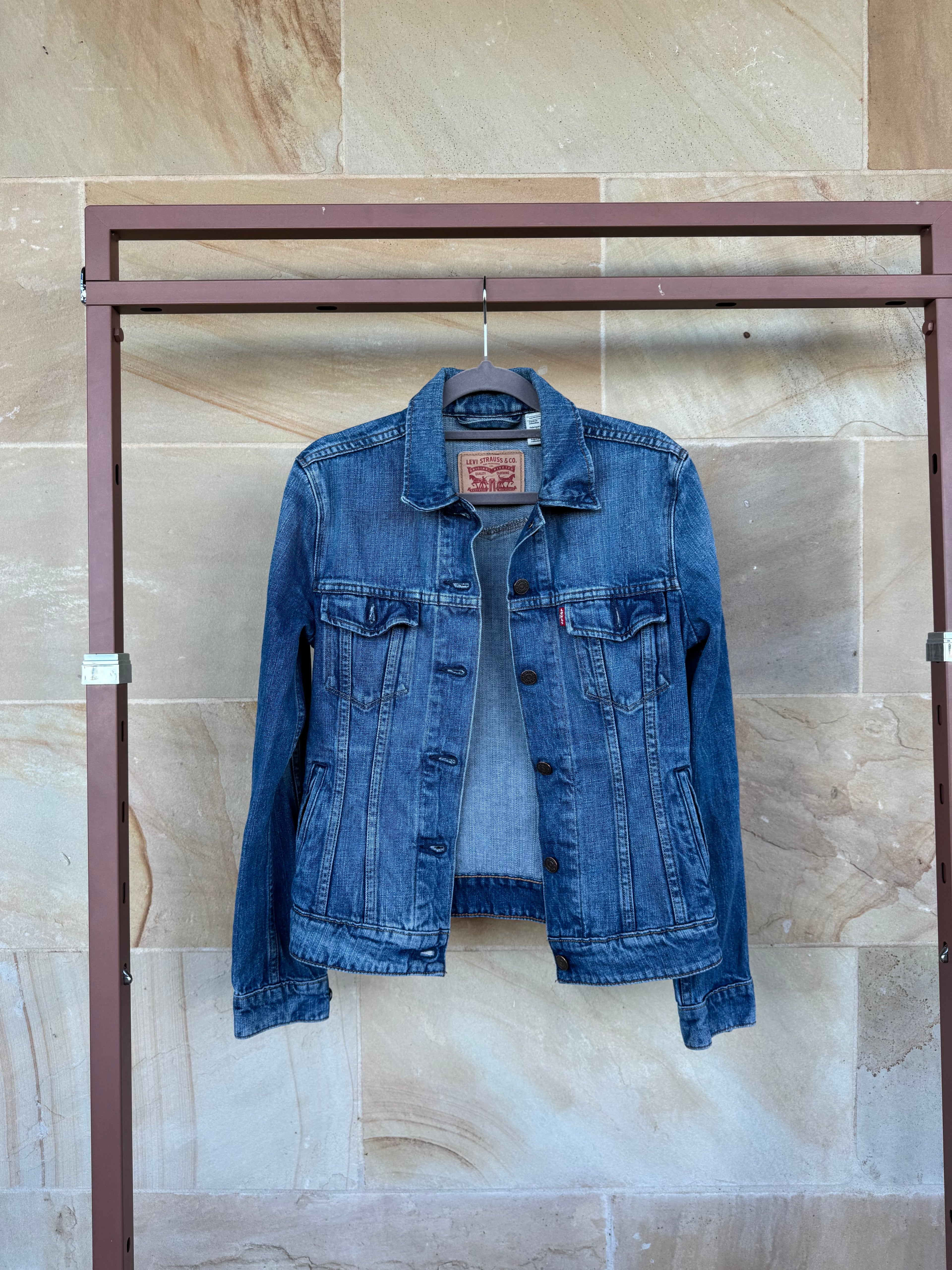 LEVI’S DENIM JACKET XS