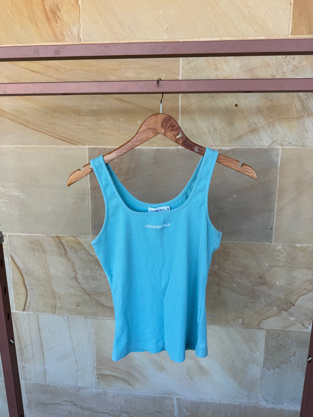 COUNTRY MILE TANK M