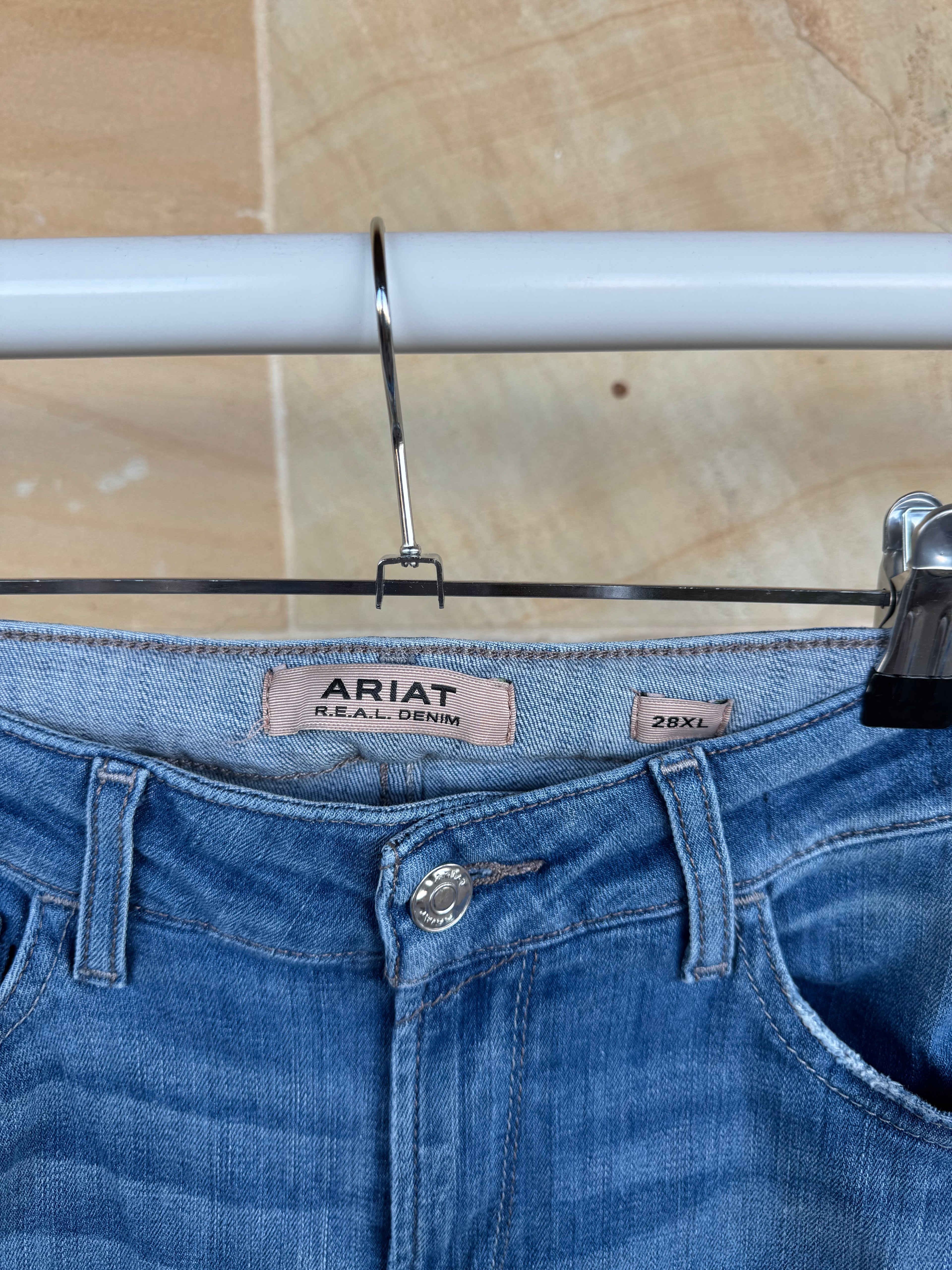 ARIAT JEANS BNWOT 28XL