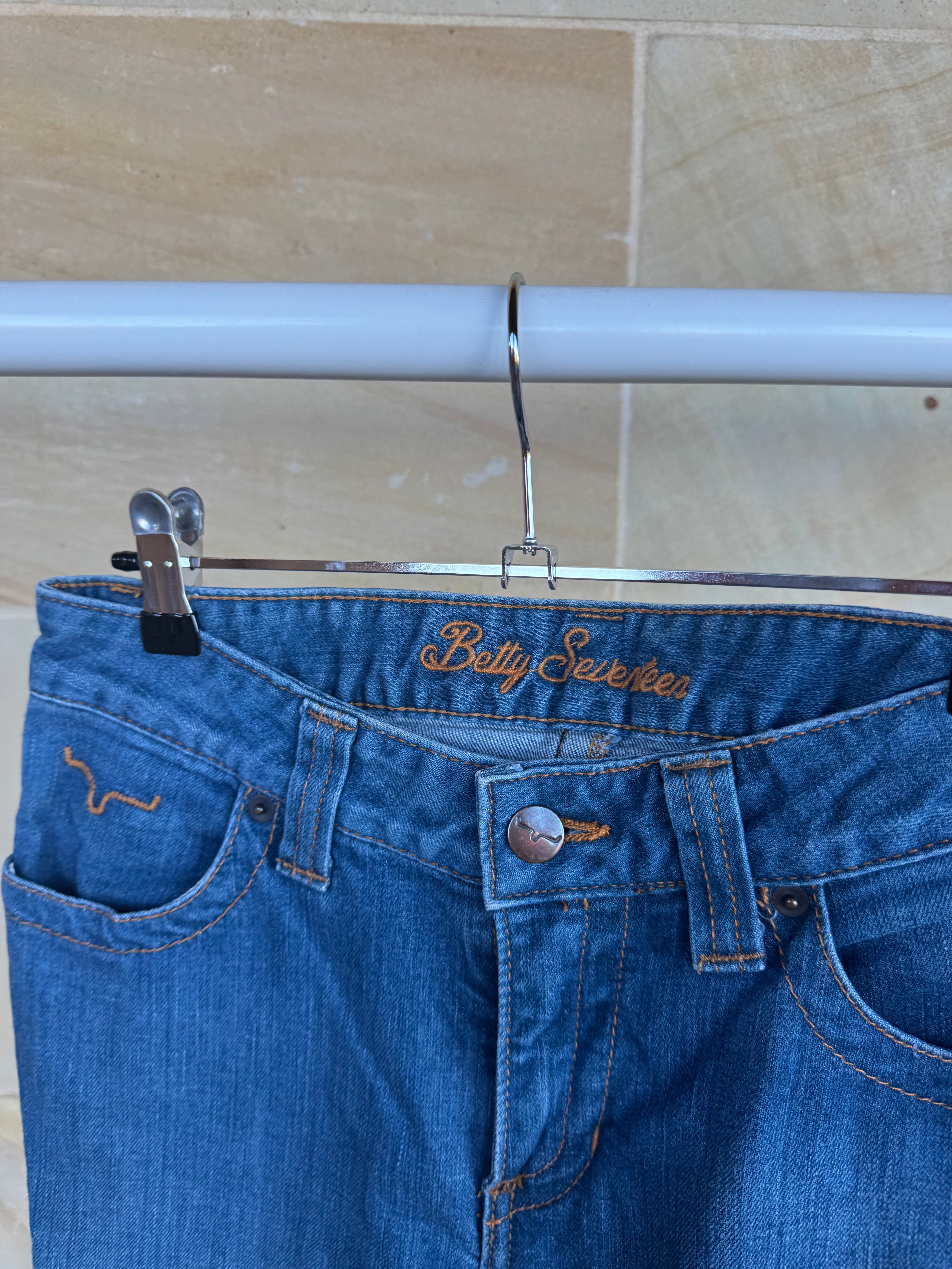 KIMES BETTY SEVENTEEN 0/36