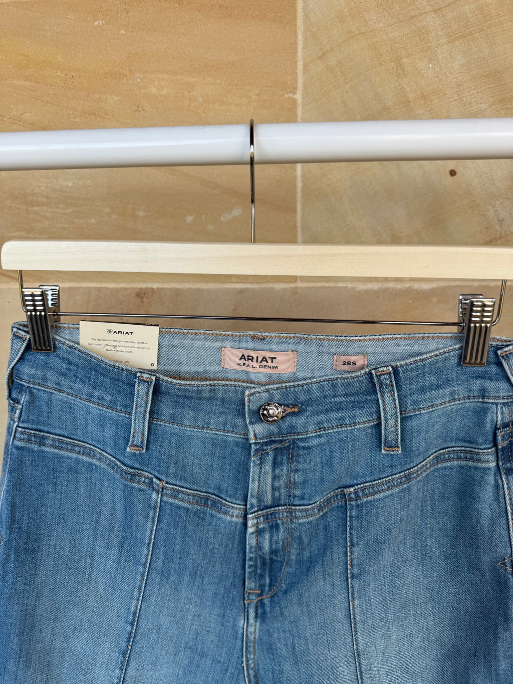 ARIAT JEANS 28S BNWT